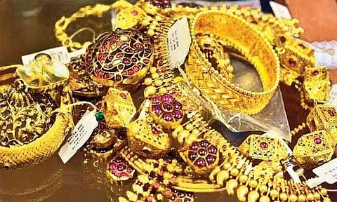 Gold Ornaments Stolen In City