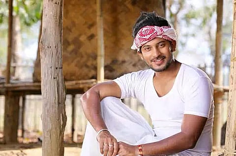 Assamese Actor Kishor Das leaves for Mumbai for treatment