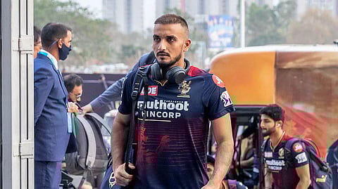 Harshal Patel leaves bio-bubble after demise of his family member