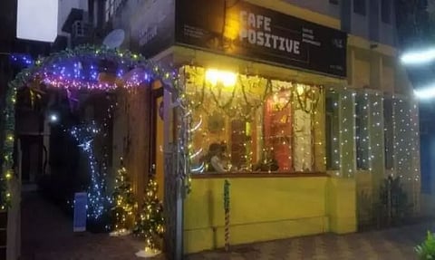 Overcoming Societal Stigmas, HIV Teens From Kolkata Runs Cafe; Names It "Cafe Positive"