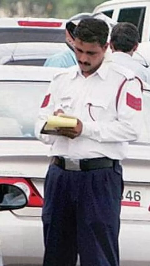 Smart ways to avoid traffic challans on Indian roads