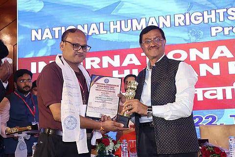 Award for National Human Rights and Crime Control Bureau Official