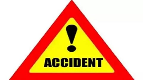 Woman killed in road mishap in Bokota Kahargaon