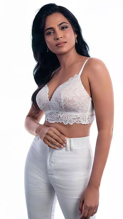 10 Stunning Pictures of Ramya Pandian that Set Temperatures Soaring