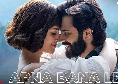 Bollywood actors Varun Dhawan, Kriti Sanon unveil Apna Bana Le audio from Bhediya