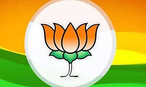 Aam Aadmi Party Ward Commissioner joins BJP in Lakhimpur