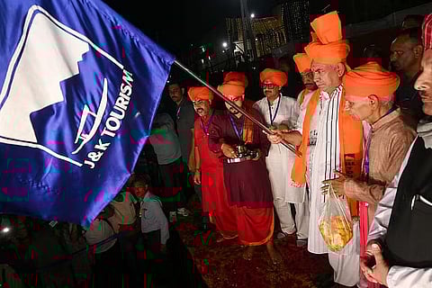 Amarnath Yatra: First Batch of Pilgrims Heads Out from Bhagwati Nagar Base Camp in Jammu