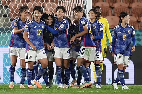 Japan, US score easy wins