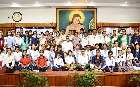 Governor Gulab Chand Kataria asks students to pursue their dreams and serve nation