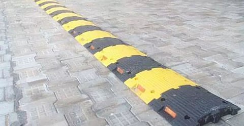 Arya Vidyapith College students urge to instill speed breakers