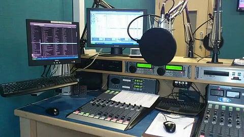 Code of FM radio news broadcast