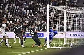 Juventus move up to second goal secured a 1-0 victory over 10-man Lecce