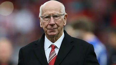 Manchester United Mourns the Loss of Football Legend Sir Bobby Charlton: A Hero Remembered as a Giant of the Game
