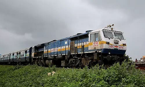 Railways record Rs 4,627 crore rise in freight earnings in current fiscal - Vimarsana News