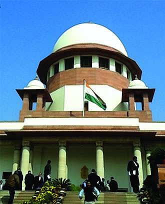 Two thieves beaten by angry mob