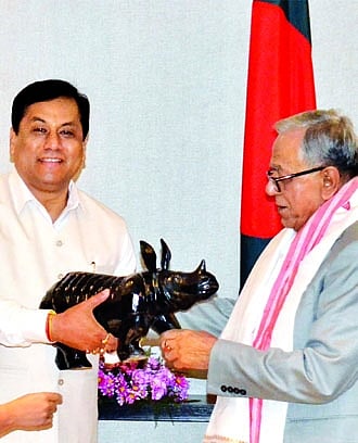 GU Workmen's Union  dotes to CM Fund