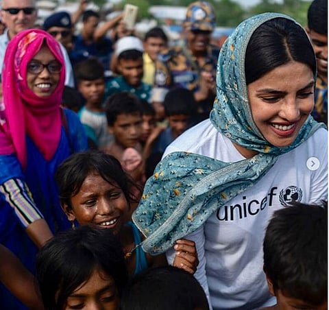 প্ৰিয়ংকা চোপ্ৰা কিছু মুল্যবান সময় কটাইছে ৰহীংগাৰ শিশু সকলৰ সৈতে