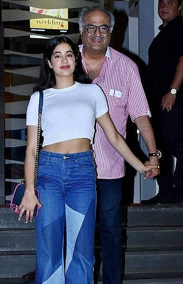 "বীৰে দি ৱেডিং" স্ক্ৰিনিং উপভোগ কৰিলে জাহ্নবীয়ে