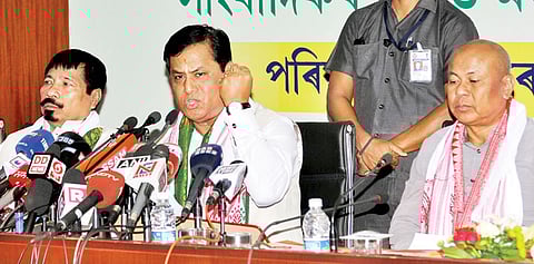 Fumbling on Hindu B’deshis,  Sonowal harps on anti-graft battle