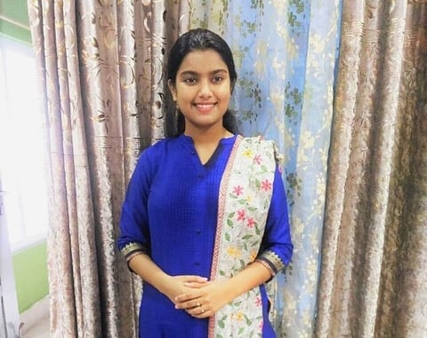 বলীউদ গায়িকা তথা অসম সন্তান নাহিদ জিলিকিল এইবাৰ মেট্ৰিকত