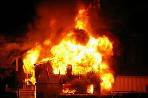 যোরহাটের ঢাকাইপট্টিতে আগুনে পুড়লো দোকান