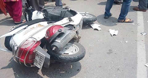 Two hurt in road mishap