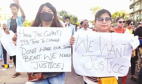 মূখ্যমন্ত্ৰীয়ে ক'লে দোষীৰ প্ৰতি কোনোধৰণৰ সহানুভূতি দেখুওৱা নহ'ব; চানমাৰীৰ বিক্ষোভৰ ভয়াবহ ৰূপ