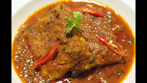 Spice Omelette Curry (Masala Umlet ki Kari)
