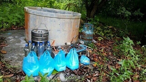 বরপথারে বিষ মদে ৭ জনের মৃত্যু