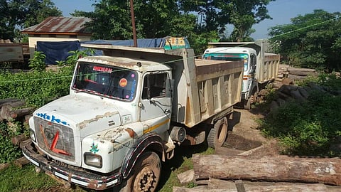 অবৈধ বালি ব্যৱসায়ীৰ বিৰুদ্ধে কঠিন পদক্ষেপ