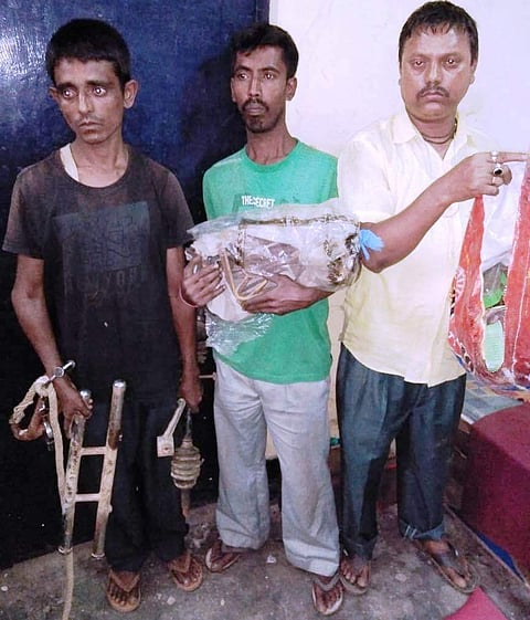 Three thieves held