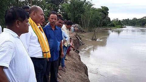 MLA  Prodip Hazarika inspects erosion-hit Ragubari embankment