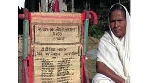Wonders of Assam : Dibrugarh Woman weaves entire Bhagavad Geeta on cloth