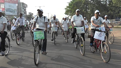 Baba Ramdev Devotees take out bicycle rally from Sarupathar