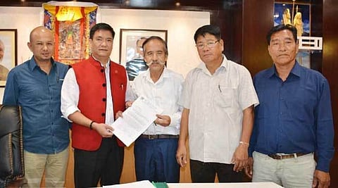 Spade Work for New Bogong Banggo Market Begins