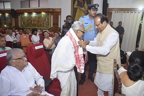 Assam Governor Jagdish Mukhi pays tribute to Gandhiji
