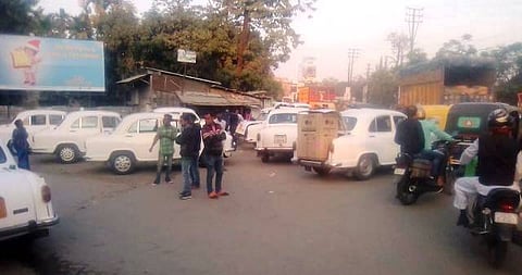 Civil life disturbed by illegal parking and selling of contraband goods