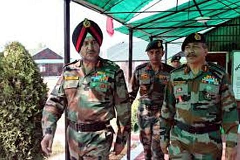 Army Commander Visits Forward Positions on Line of Control