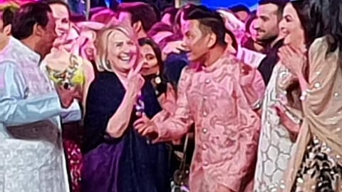 Hilary Clinton, John Kerry danced their heart out at Isha Ambani Sangeet