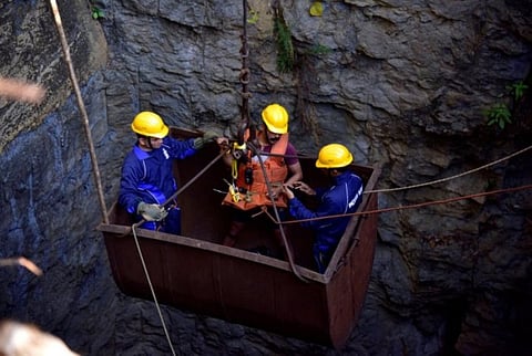 Search By Navy Divers Continues Inside The Rat-Hole Mining in Ksan, East Jaintia Hills