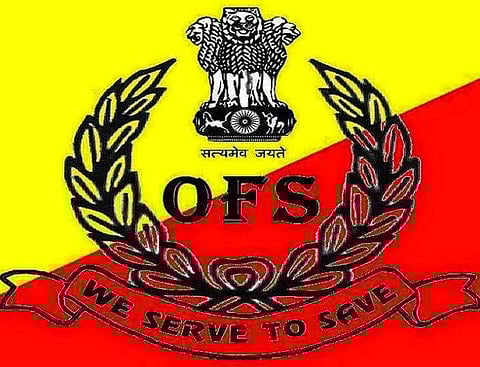 Bus carrying Odisha Fire Service personnel attacked by miscreants in Shillong