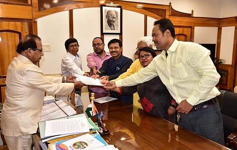 Assam Congress demands CBI probe in appointment of P&RD and DIPR Department, Submits Memorandum to Governor