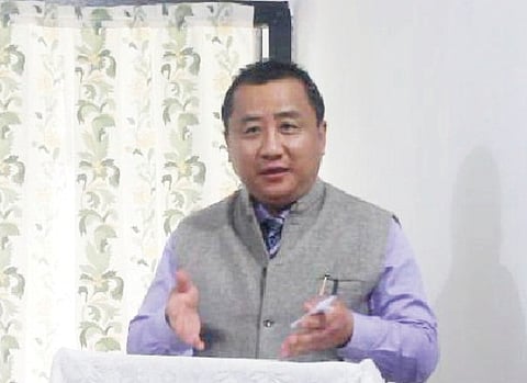 Kohima Aor Telongjem felicitates Nagaland Chief Secretary