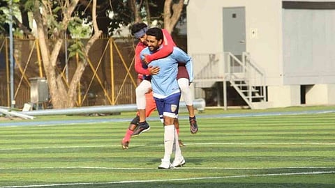 When Abhishek Bachchan Gave Ranbir Kapoor A Piggyback Ride