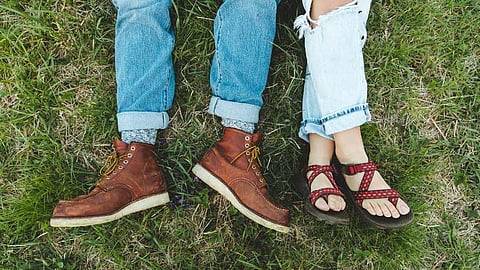Opposites Not Only Attract, Also Make A Good Decisions Together, Says Study