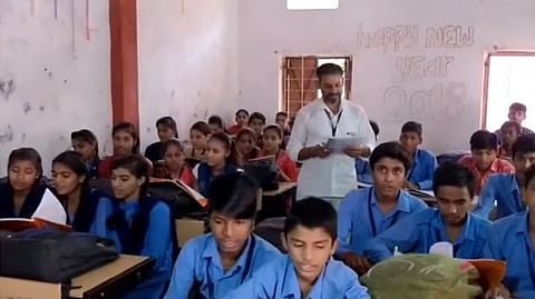 Peon Teaching Sanskrit at Madhya Pradesh School From the Last 23 Years