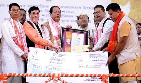 Dr. Bhim Kanta Barua receives Bhimbor Deori Award