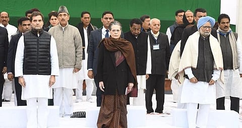 Gandhis-Manmohan launch ‘Satyagraha’ at Rajghat against CAA