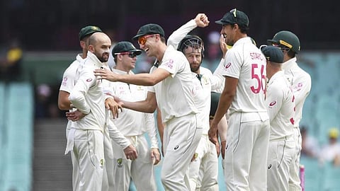 Australia score last-ball win over England