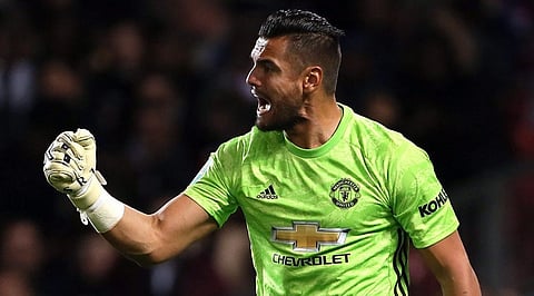 Manchester United goalkeeper Sergio Romero Escapes unhurt in car accident